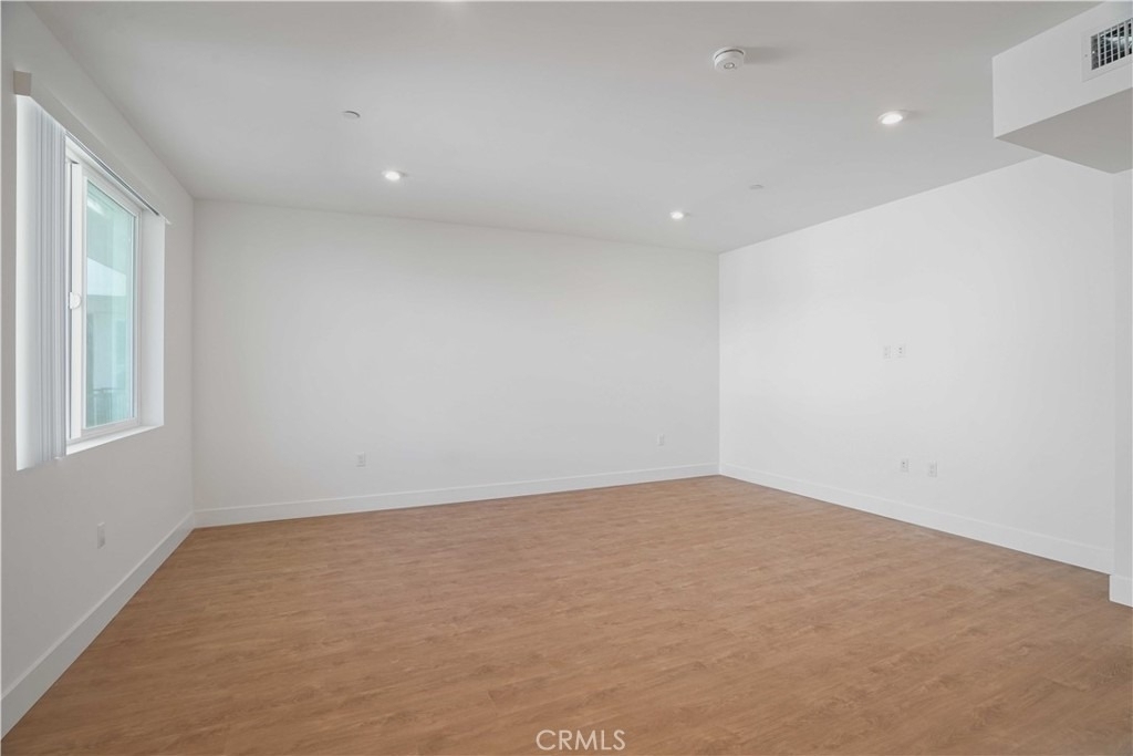 8750 Sepulveda Boulevard - Photo 7