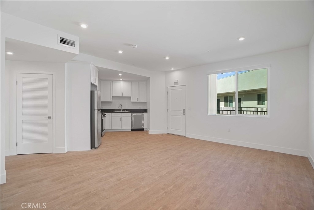 8750 Sepulveda Boulevard - Photo 5