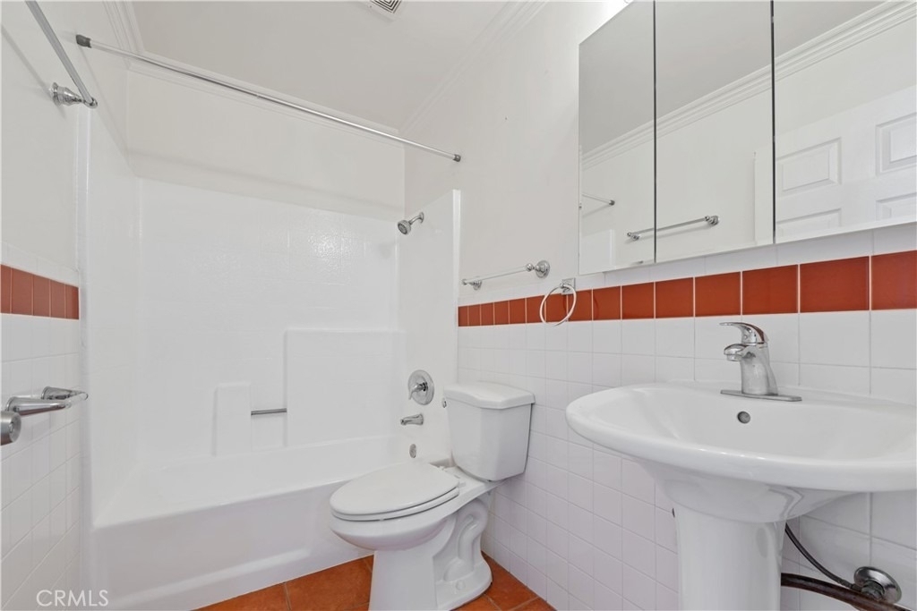 6042 Barton - Photo 4
