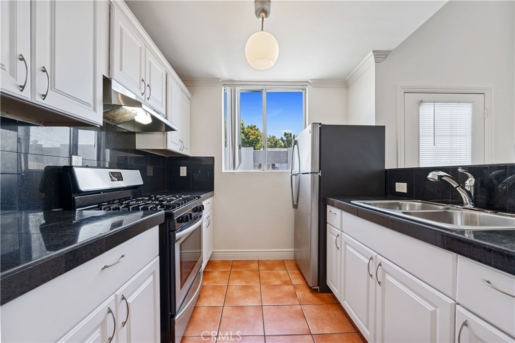 6042 Barton - Photo 2