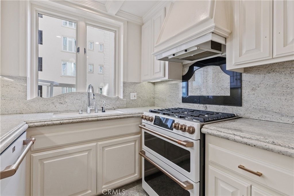 1424 N Crescent Heights Boulevard - Photo 18
