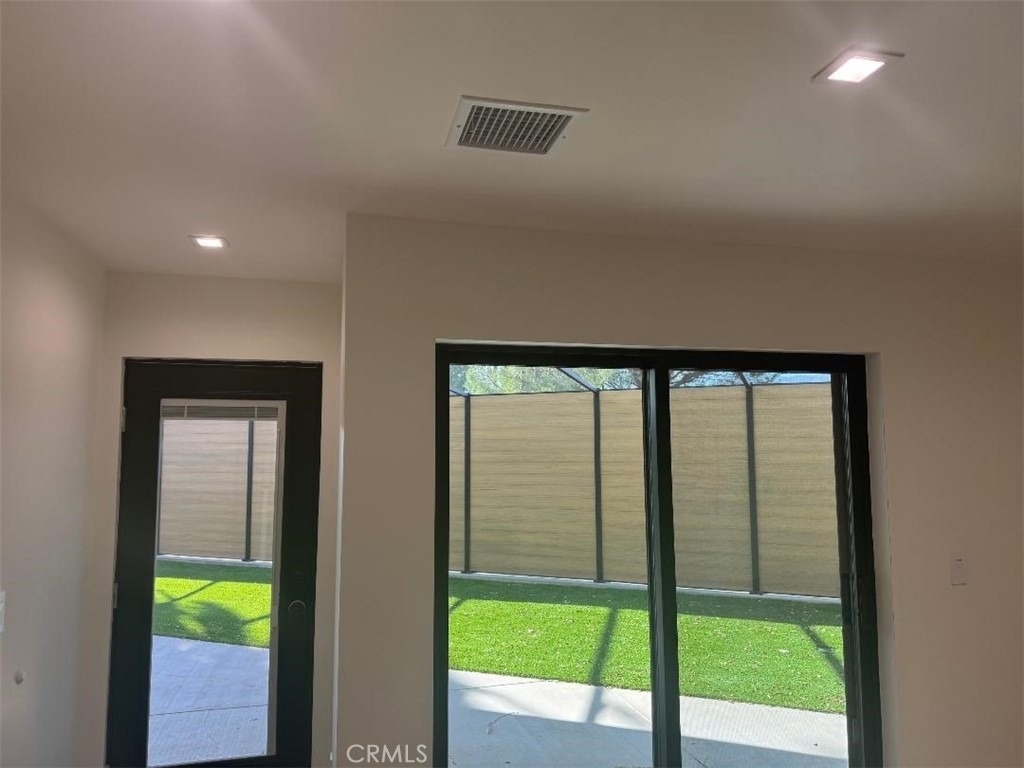 2846 Fairmount - Photo 3