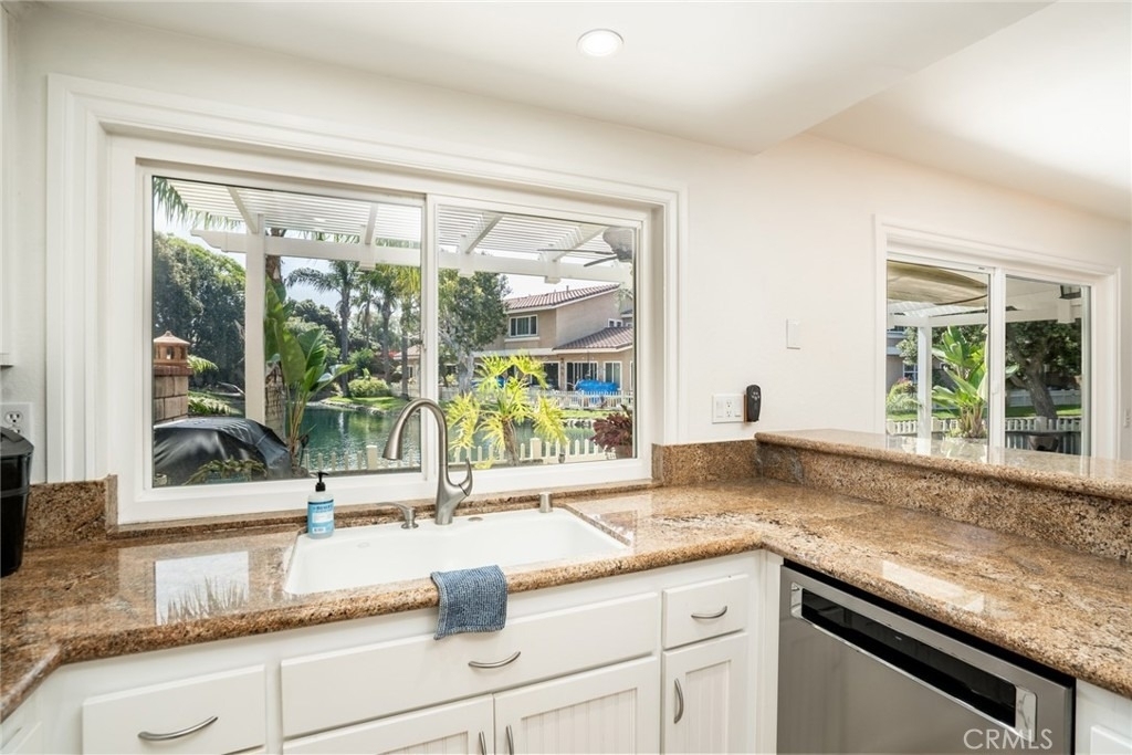 7962 Southwind - Photo 8
