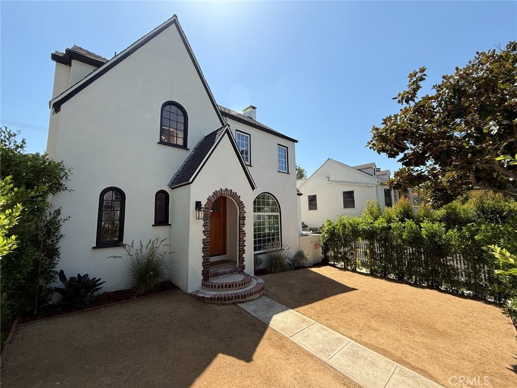1012 Cory Avenue - Photo 4