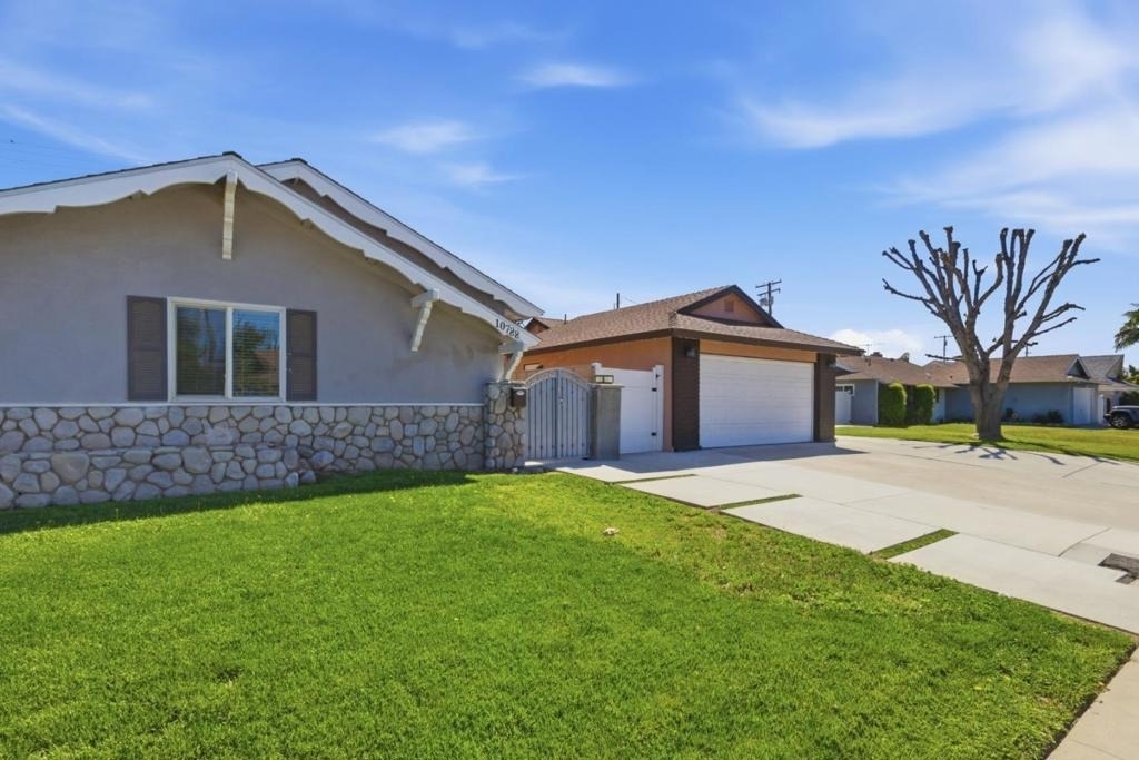 10788 Mercer Avenue - Photo 17