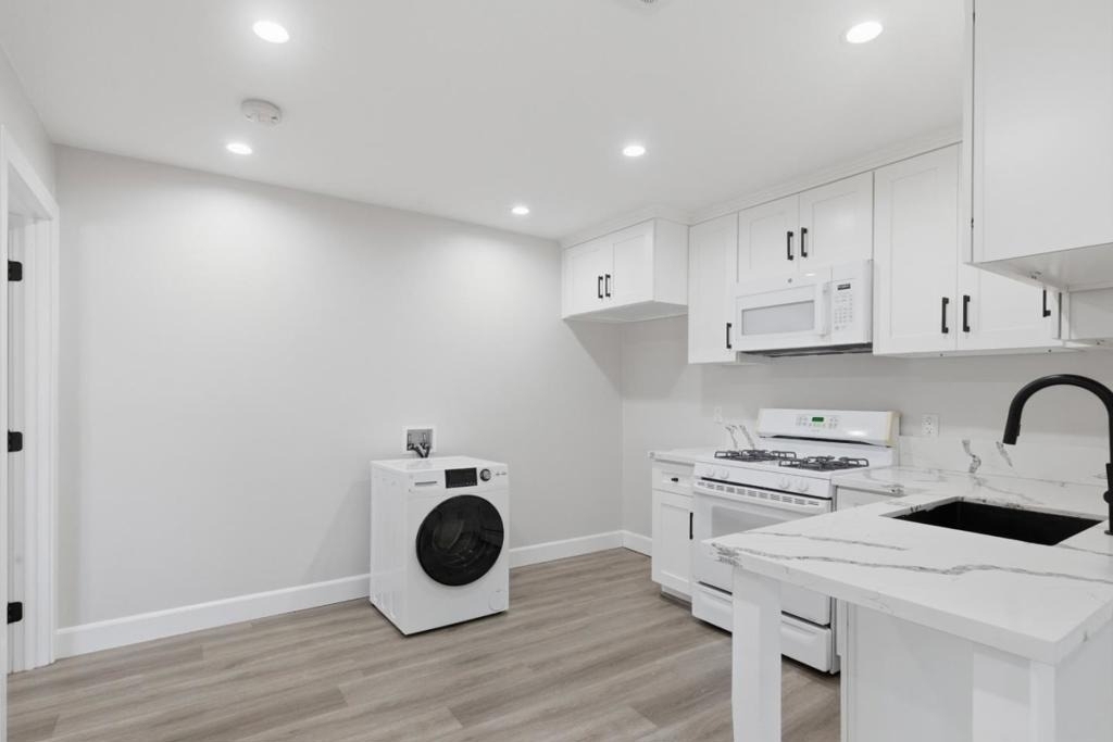 10788 Mercer Avenue - Photo 8