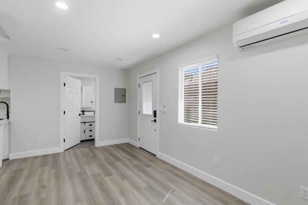 10788 Mercer Avenue - Photo 16