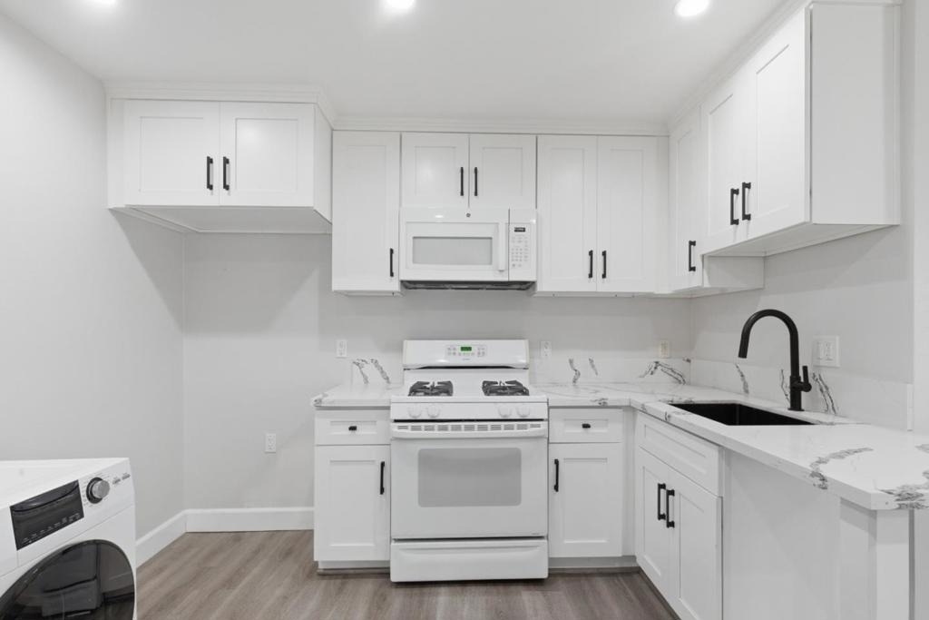 10788 Mercer Avenue - Photo 10