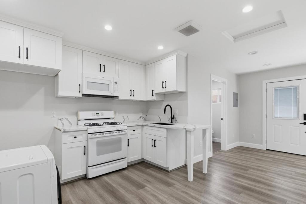 10788 Mercer Avenue - Photo 9