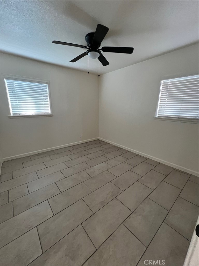 635 W 17th - Photo 6