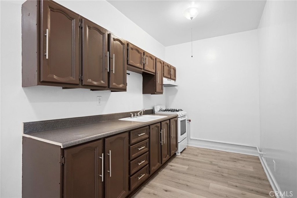 131 S Jackson Street - Photo 9