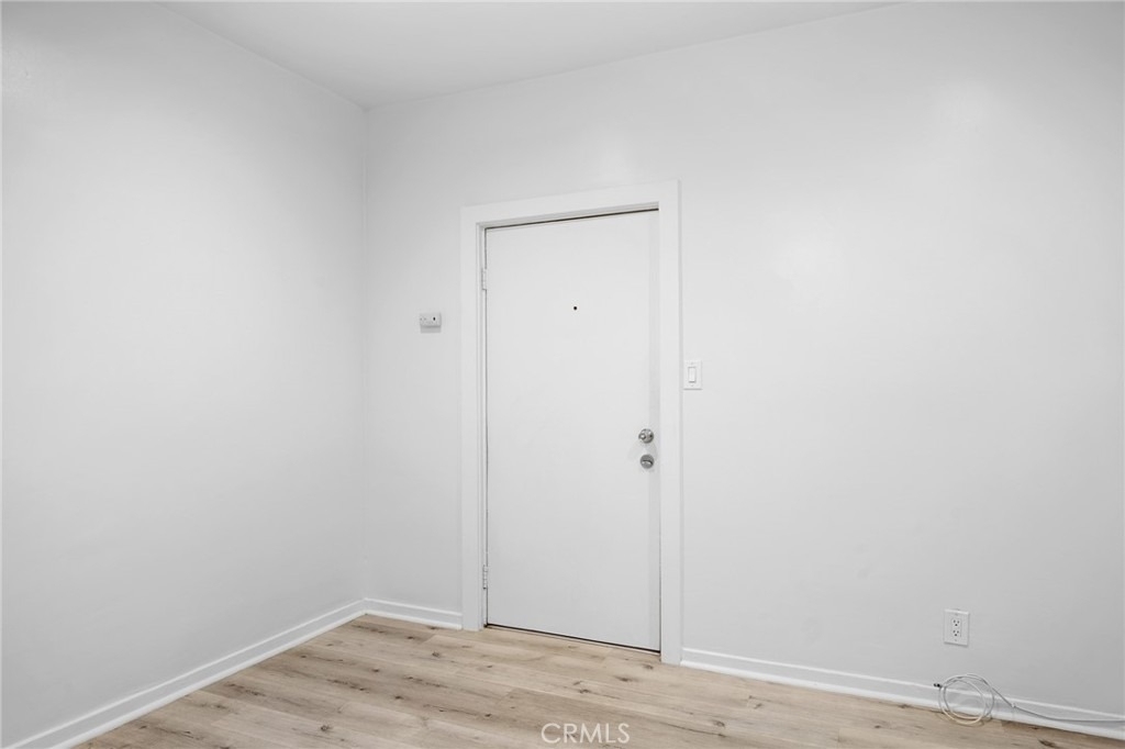 131 S Jackson Street - Photo 3