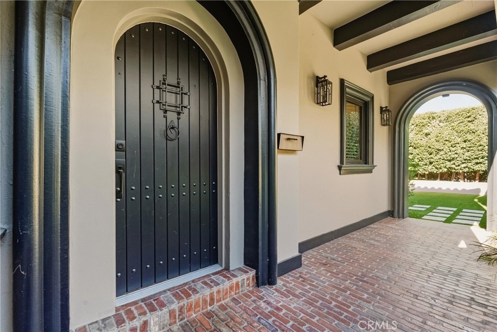 5558 Edgewood Place - Photo 2