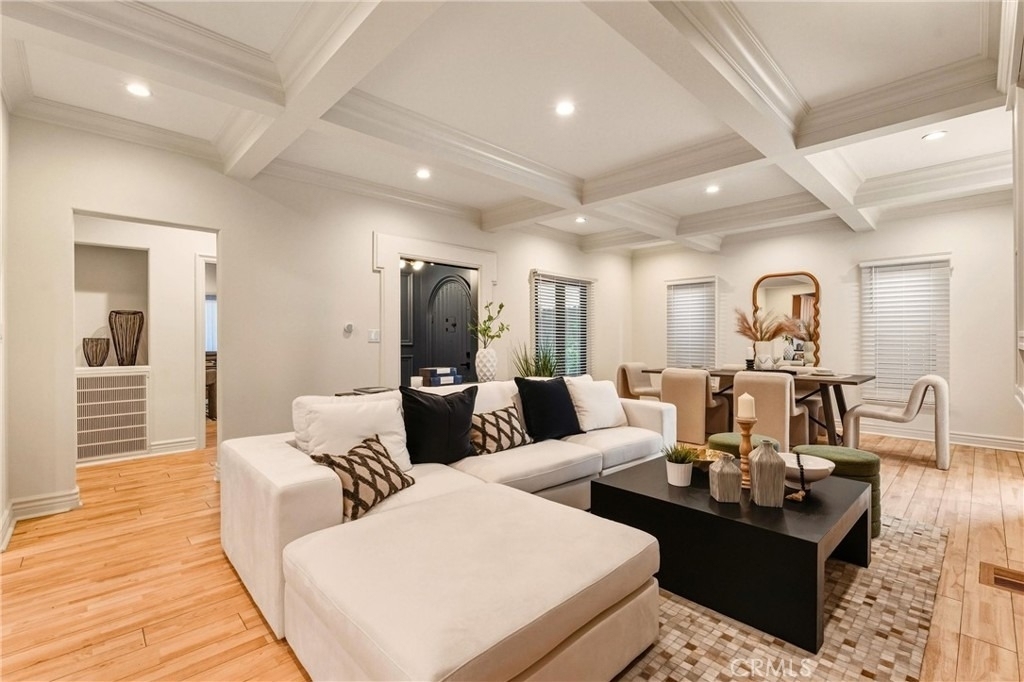 5558 Edgewood Place - Photo 4