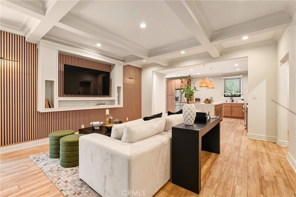 5558 Edgewood Place - Photo 3