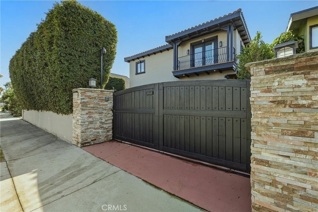 5558 Edgewood Place - Photo 0
