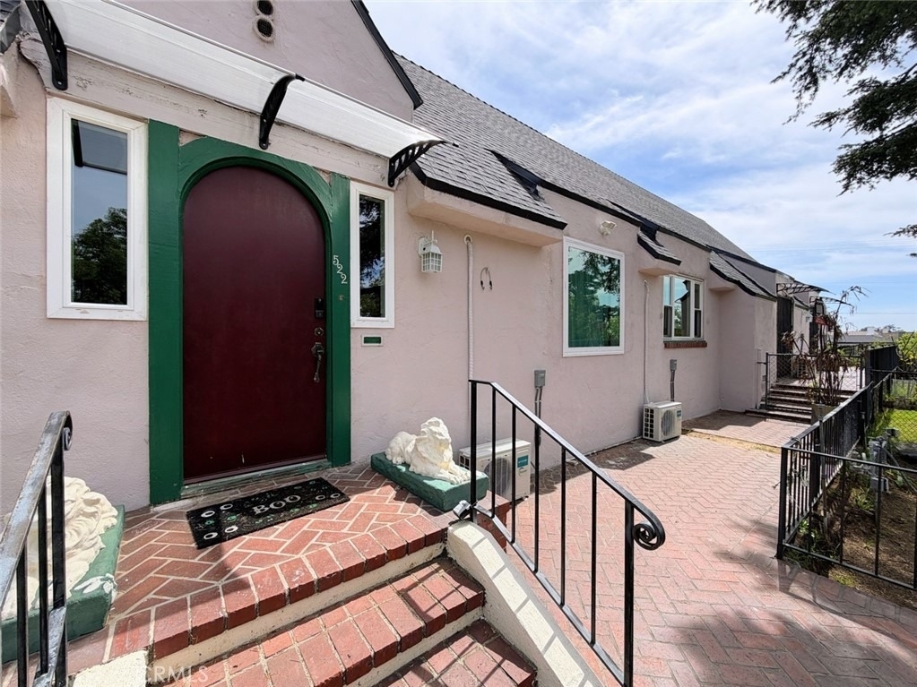 522 Westminster - Photo 1