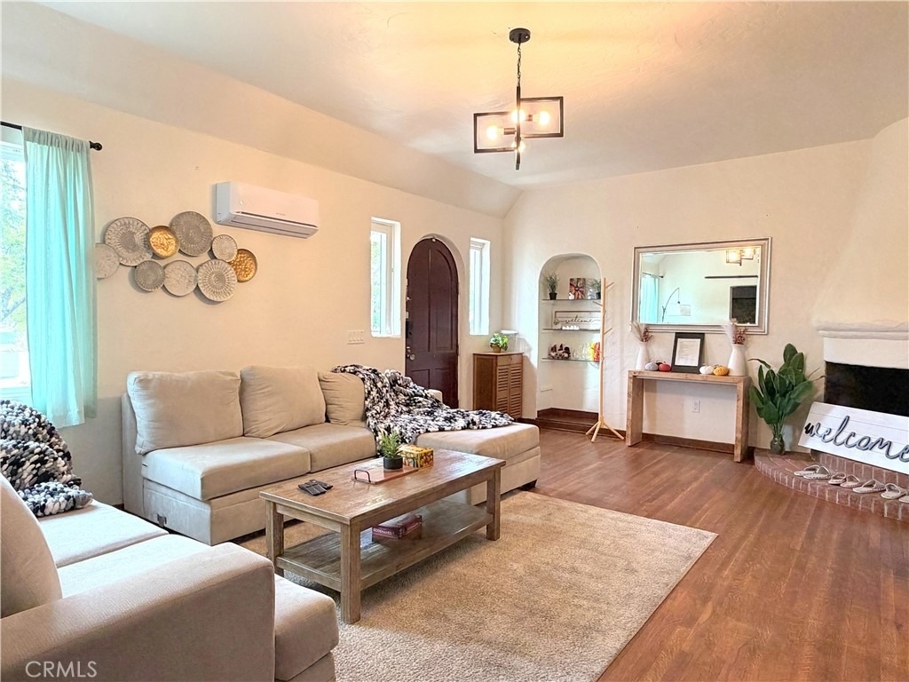 522 Westminster - Photo 2
