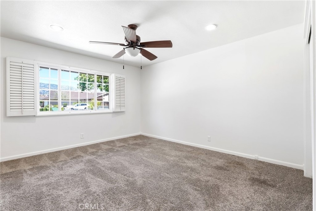 524 E Ghent - Photo 18