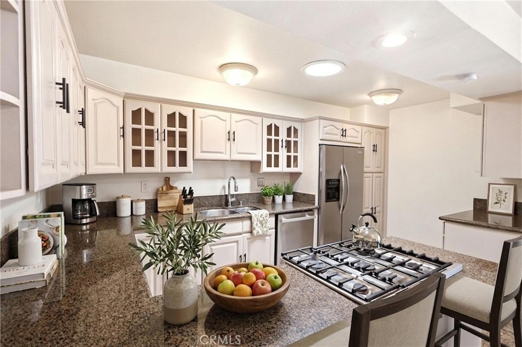 524 E Ghent - Photo 0