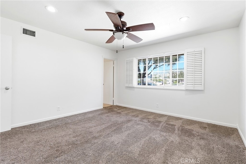 524 E Ghent - Photo 17