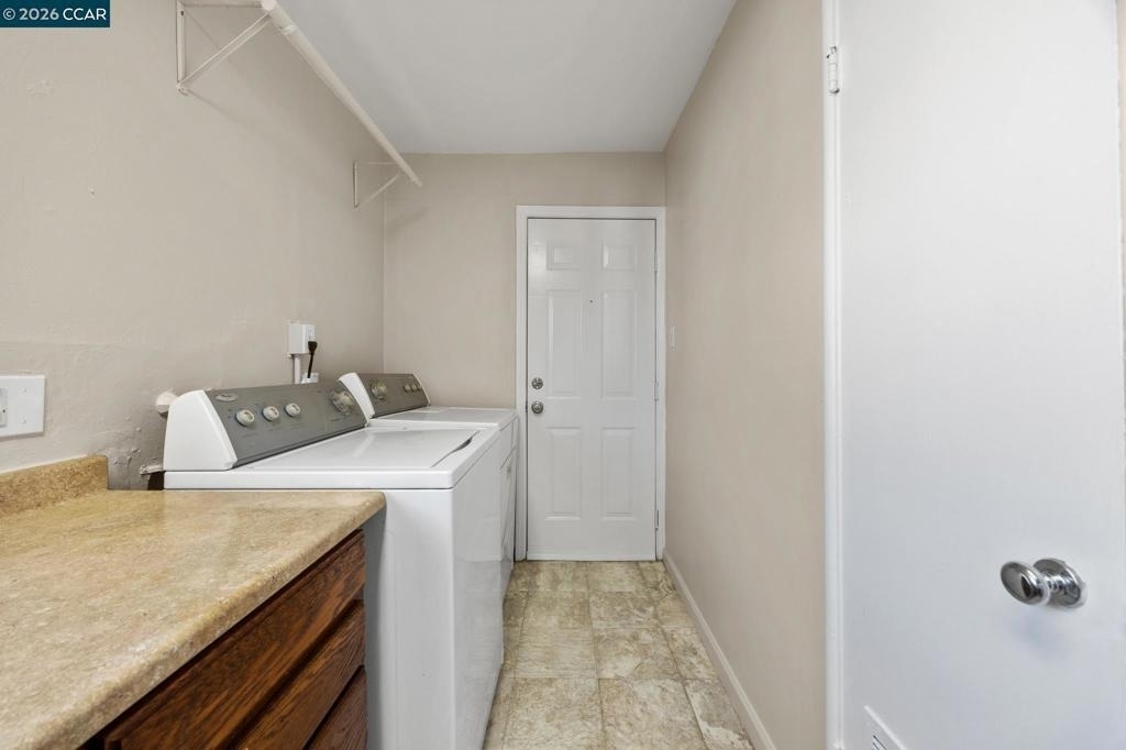 2756 Argyll Ave - Photo 17