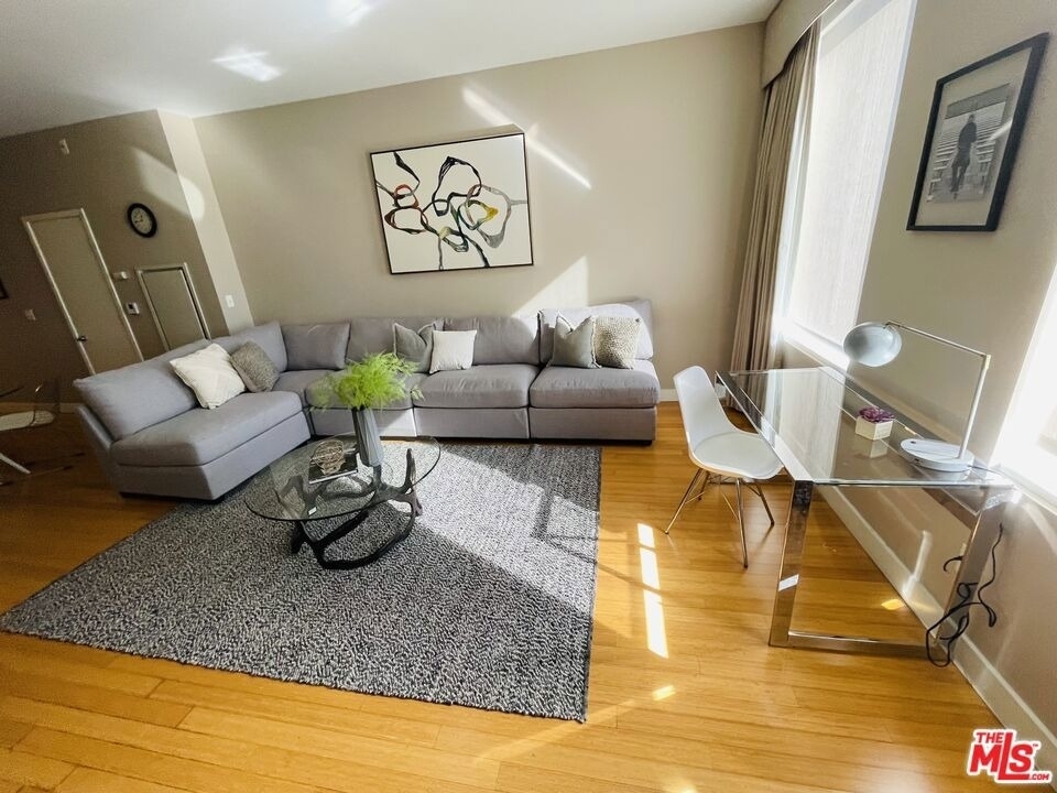 3810 Wilshire Boulevard - Photo 7