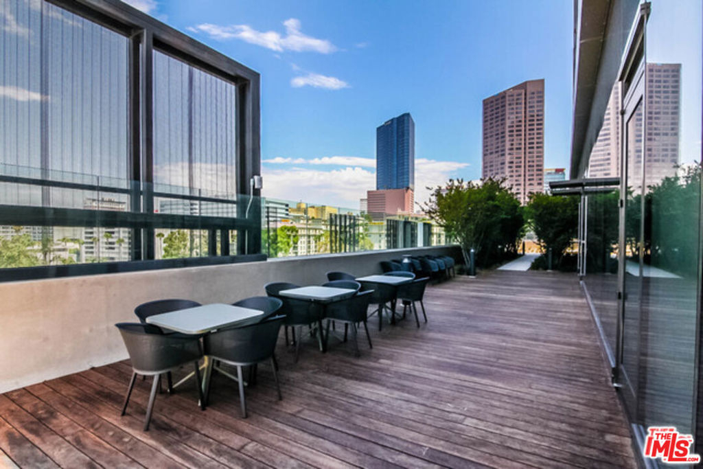 889 Francisco Street - Photo 23
