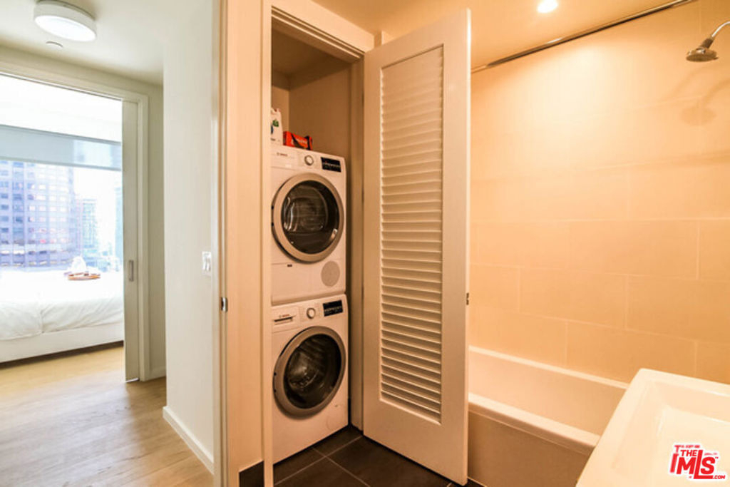 889 Francisco Street - Photo 8