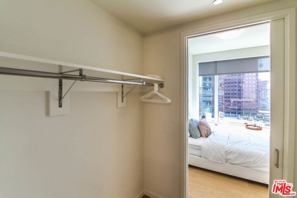 889 Francisco Street - Photo 4