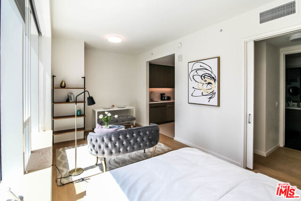 889 Francisco Street - Photo 7