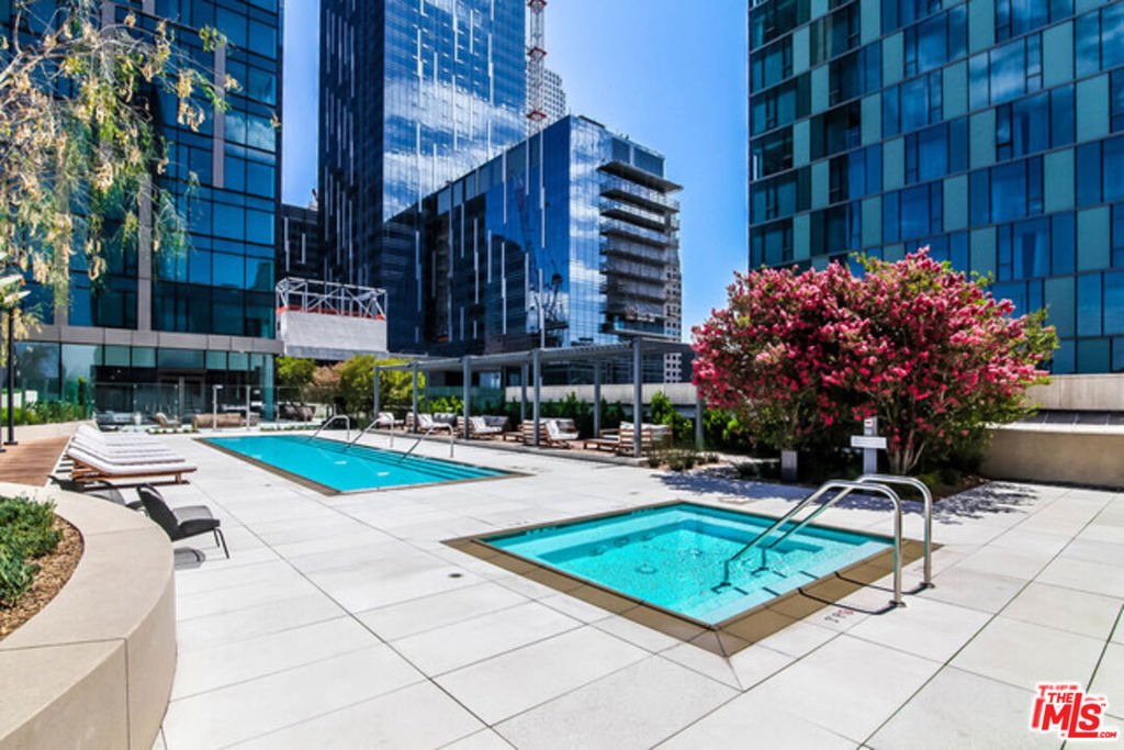 889 Francisco Street - Photo 20