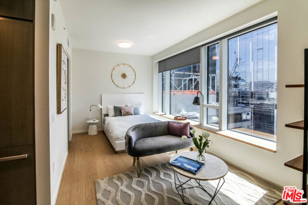 889 Francisco Street - Photo 6