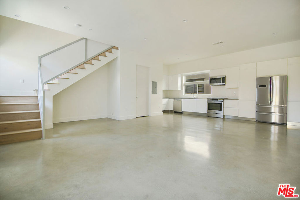 2496 S Centinela Avenue - Photo 4