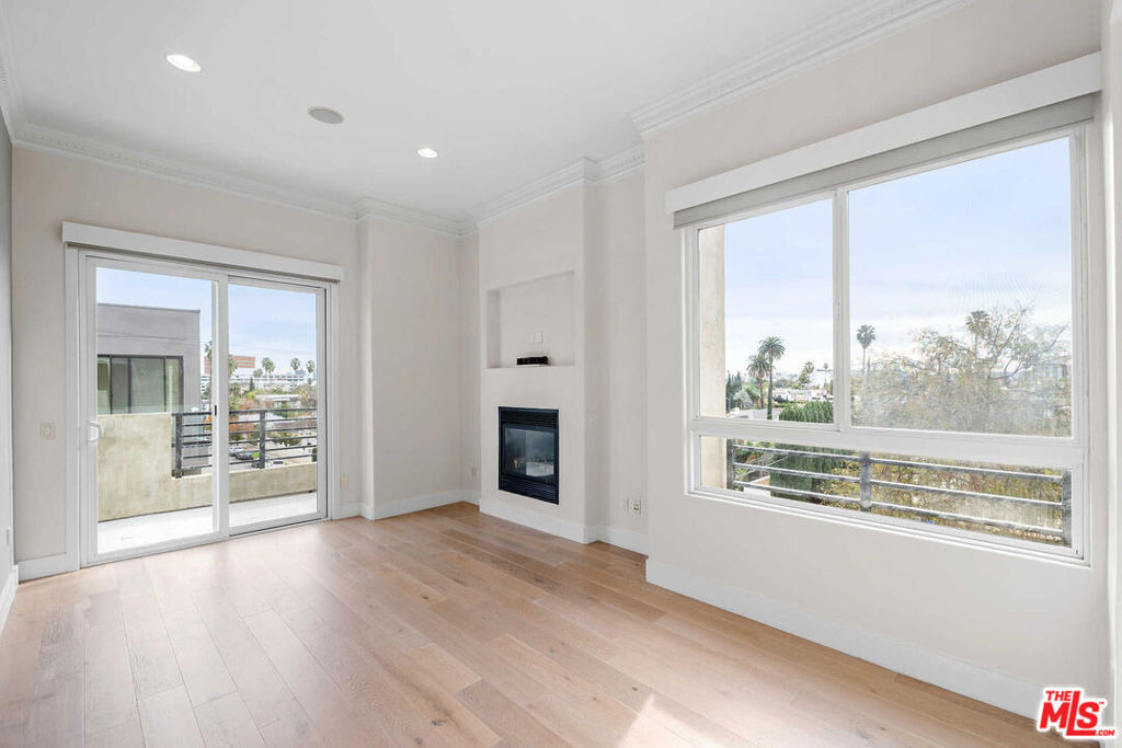 438 Arnaz Drive - Photo 10