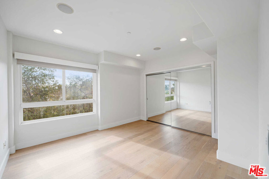438 Arnaz Drive - Photo 4