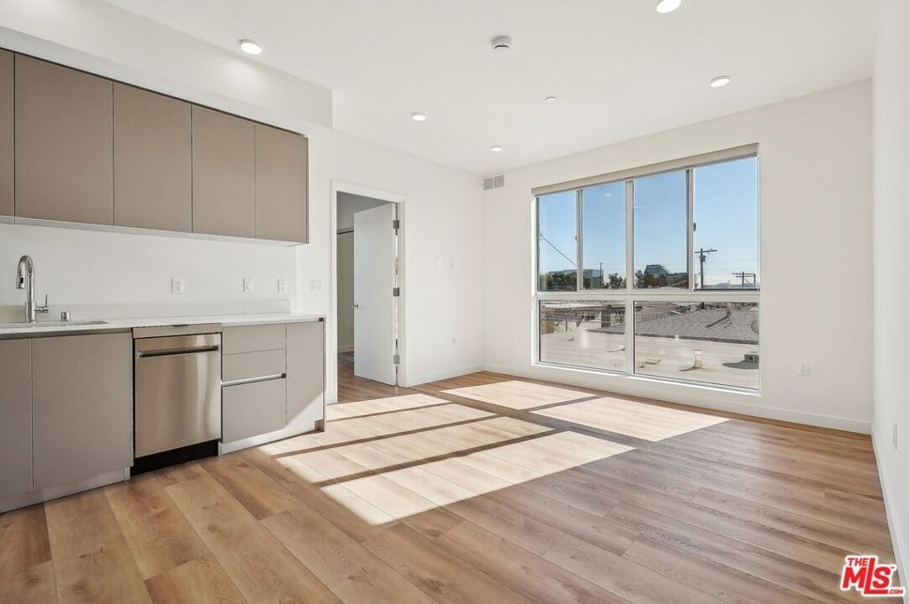 1814 Federal Avenue - Photo 8