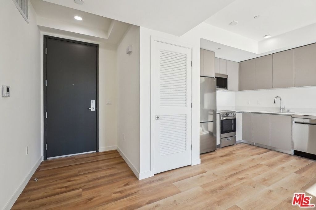 1814 Federal Avenue - Photo 4