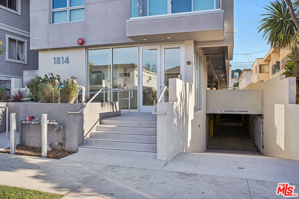 1814 Federal Avenue - Photo 2