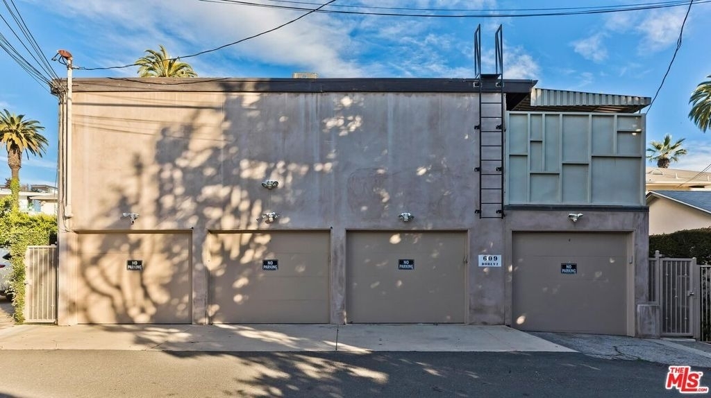 609 N Doheny Drive - Photo 8