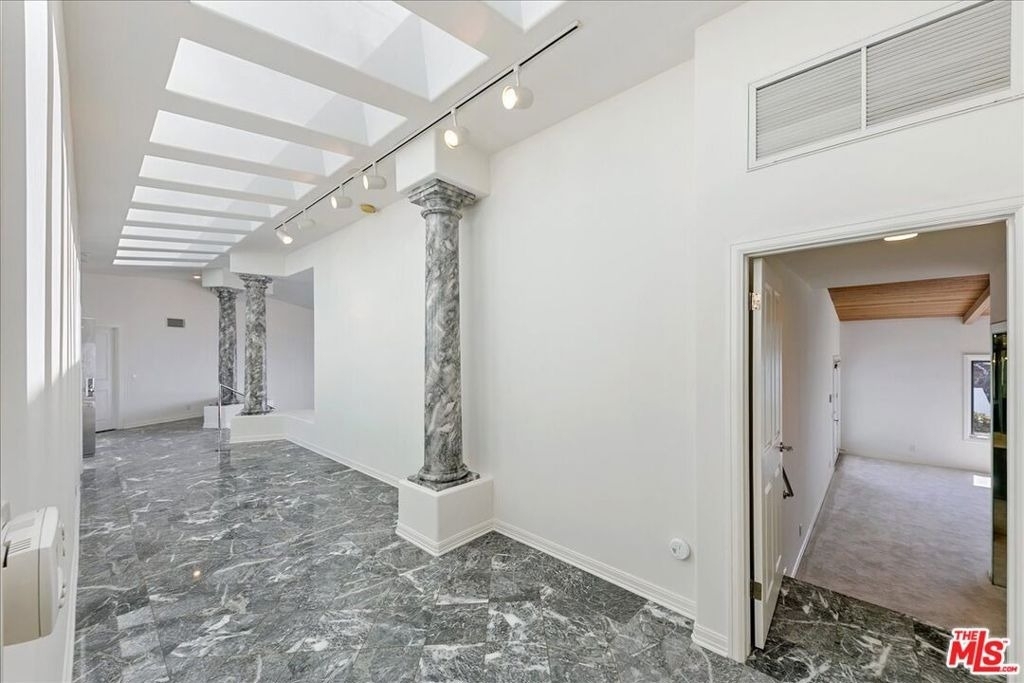 18244 Coastline Drive - Photo 3