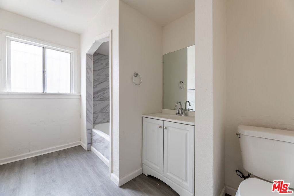 138 W 82nd Street - Photo 6