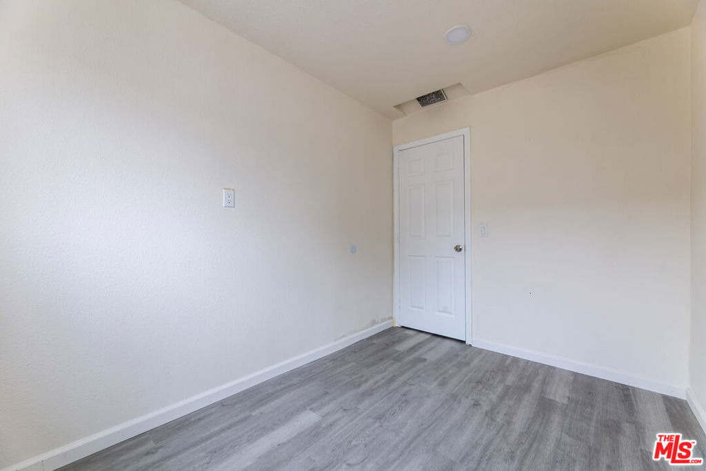 138 W 82nd Street - Photo 11