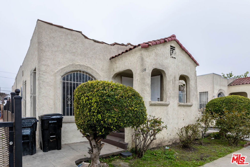 138 W 82nd Street - Photo 0
