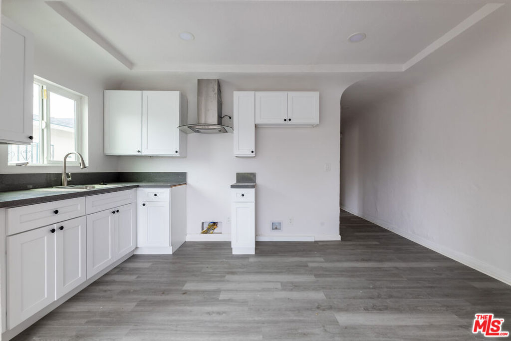 138 W 82nd Street - Photo 14