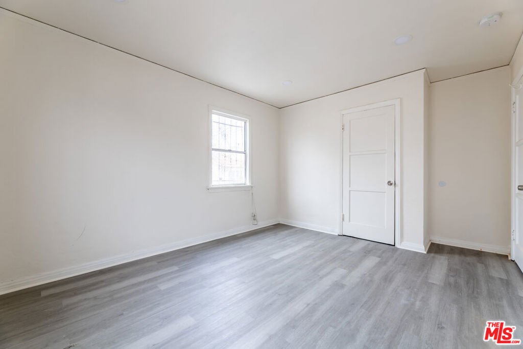 138 W 82nd Street - Photo 3