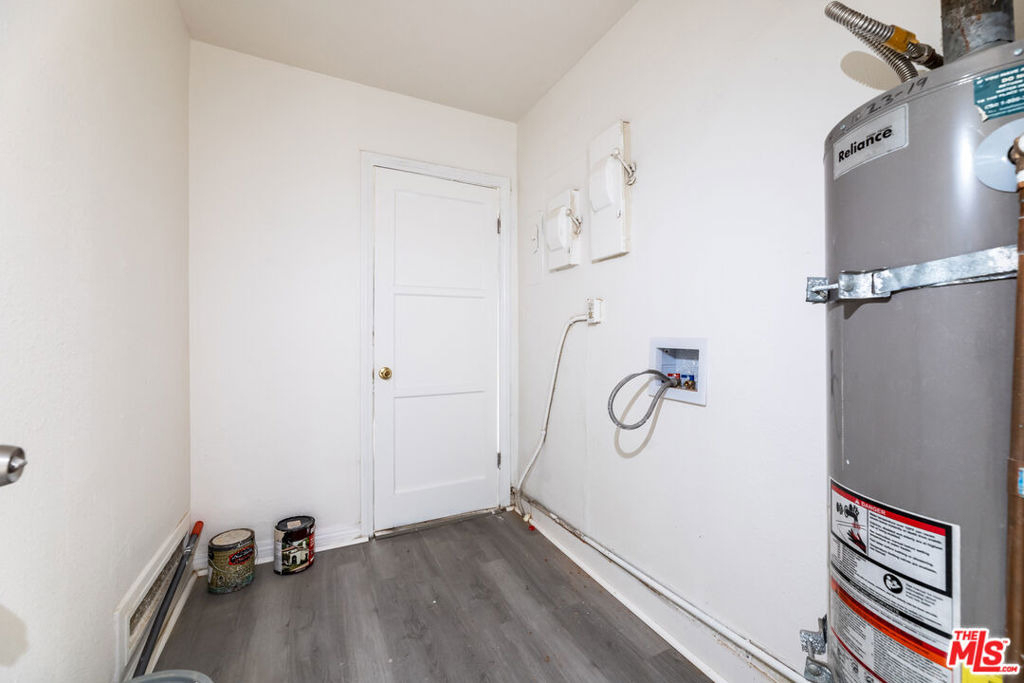 138 W 82nd Street - Photo 21