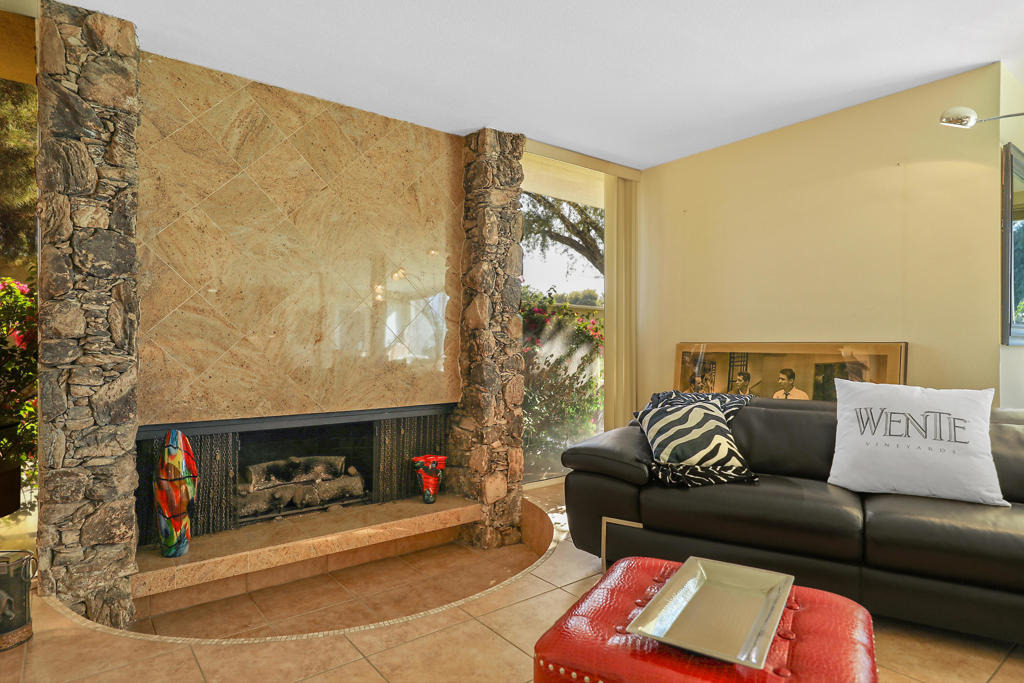 42505 Adams Street - Photo 8