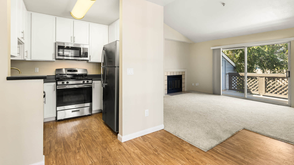 244 Rock Harbor Lane - Photo 10