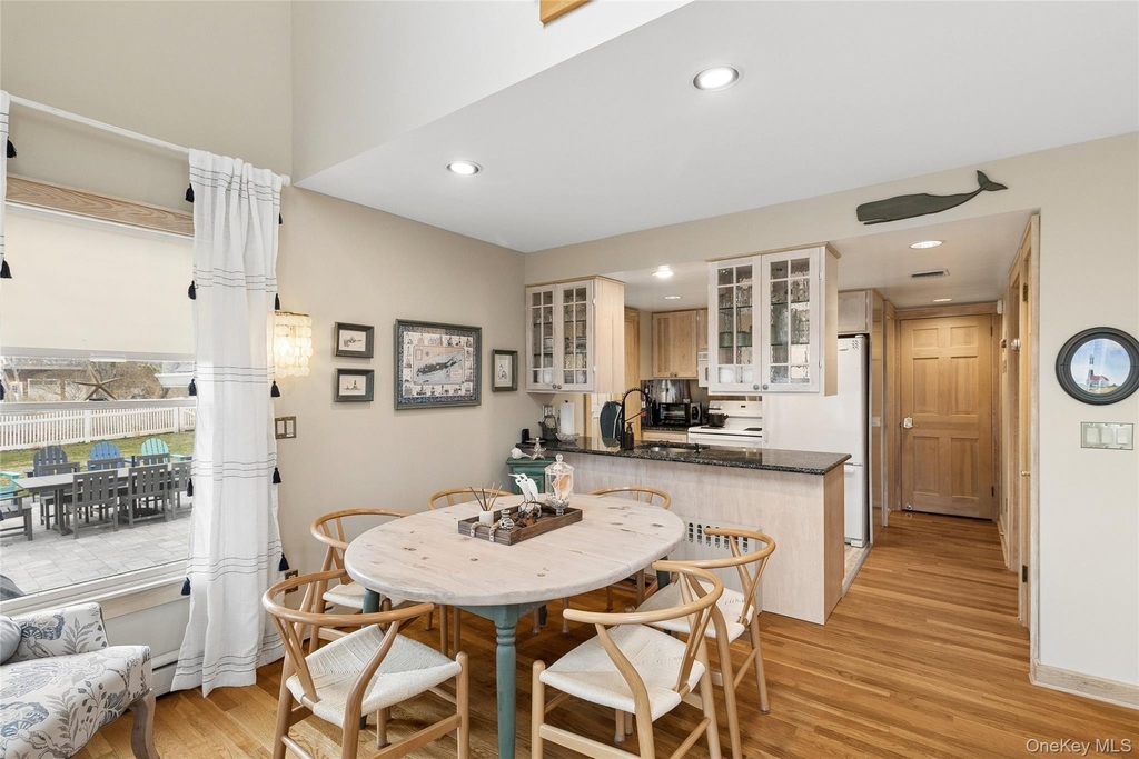1050 Pine Avenue - Photo 6